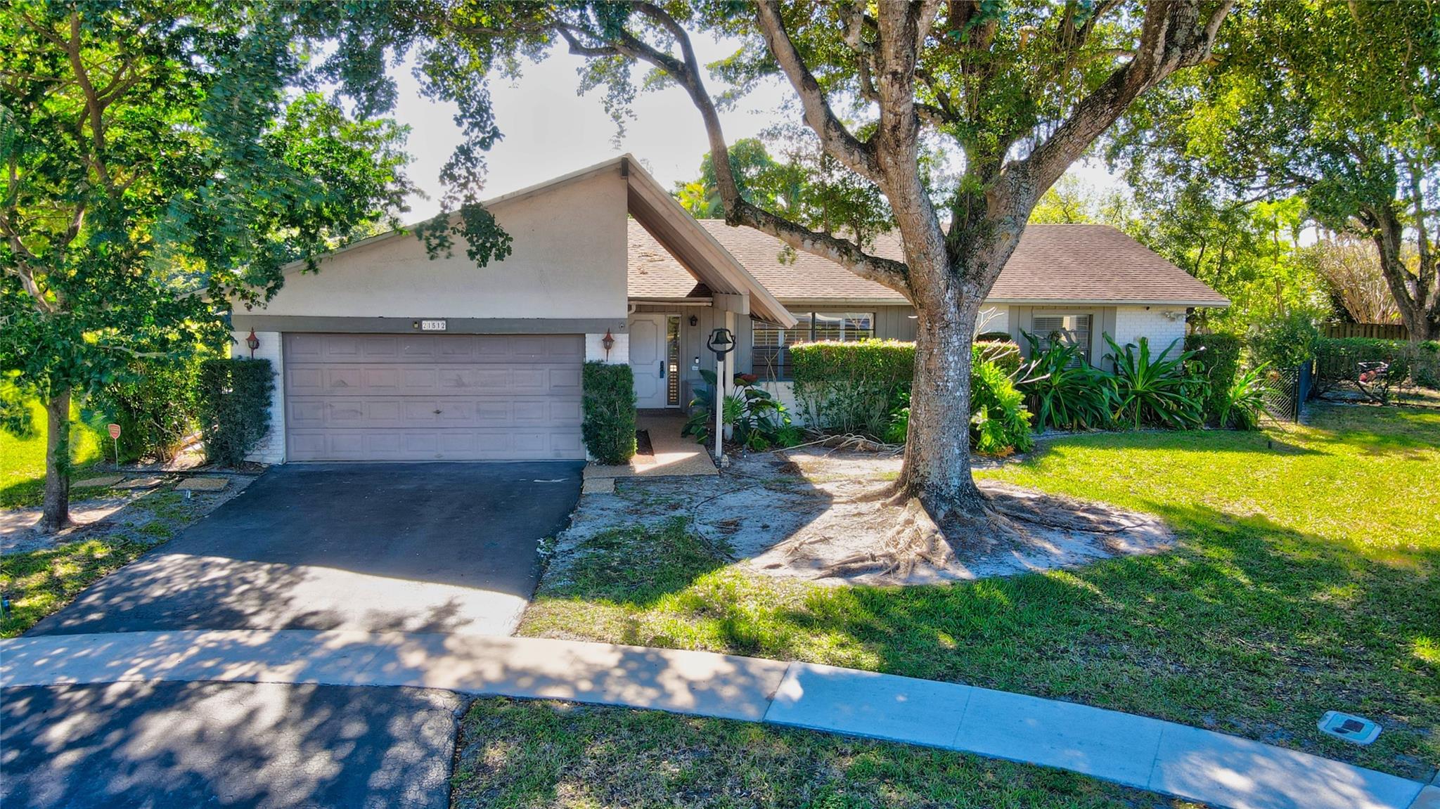 21512 Woodchuck Ln