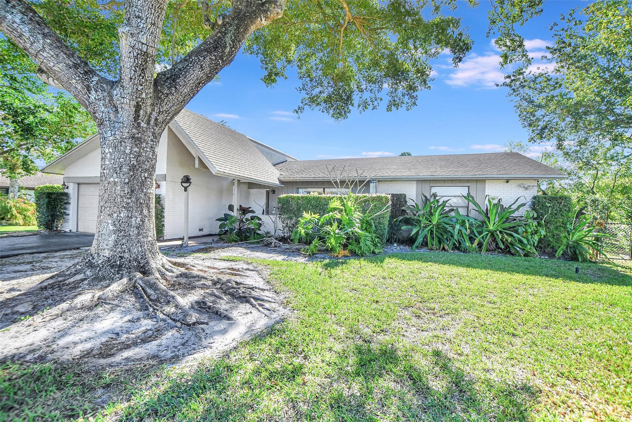 21512 Woodchuck Ln