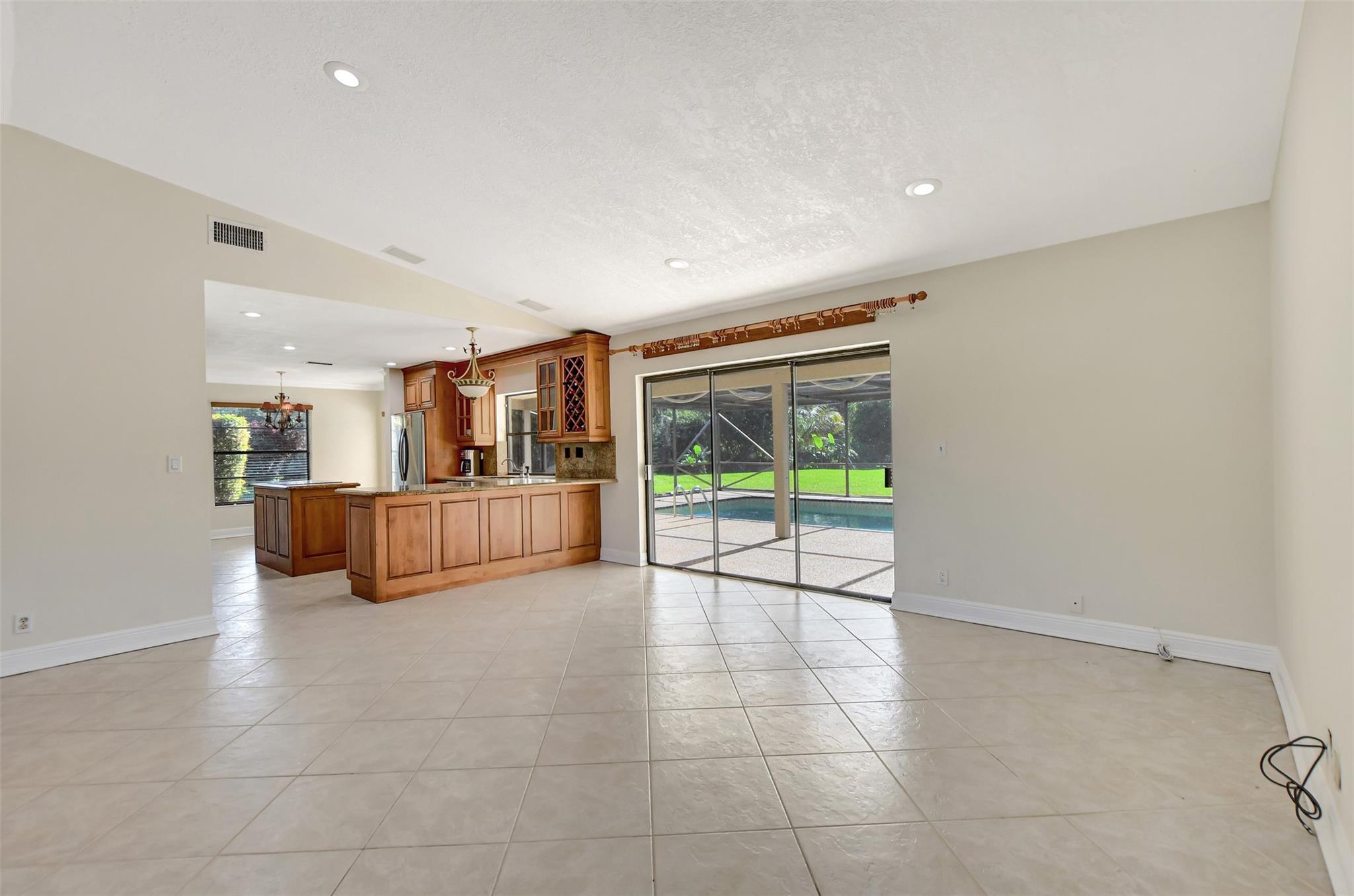 21512 Woodchuck Ln