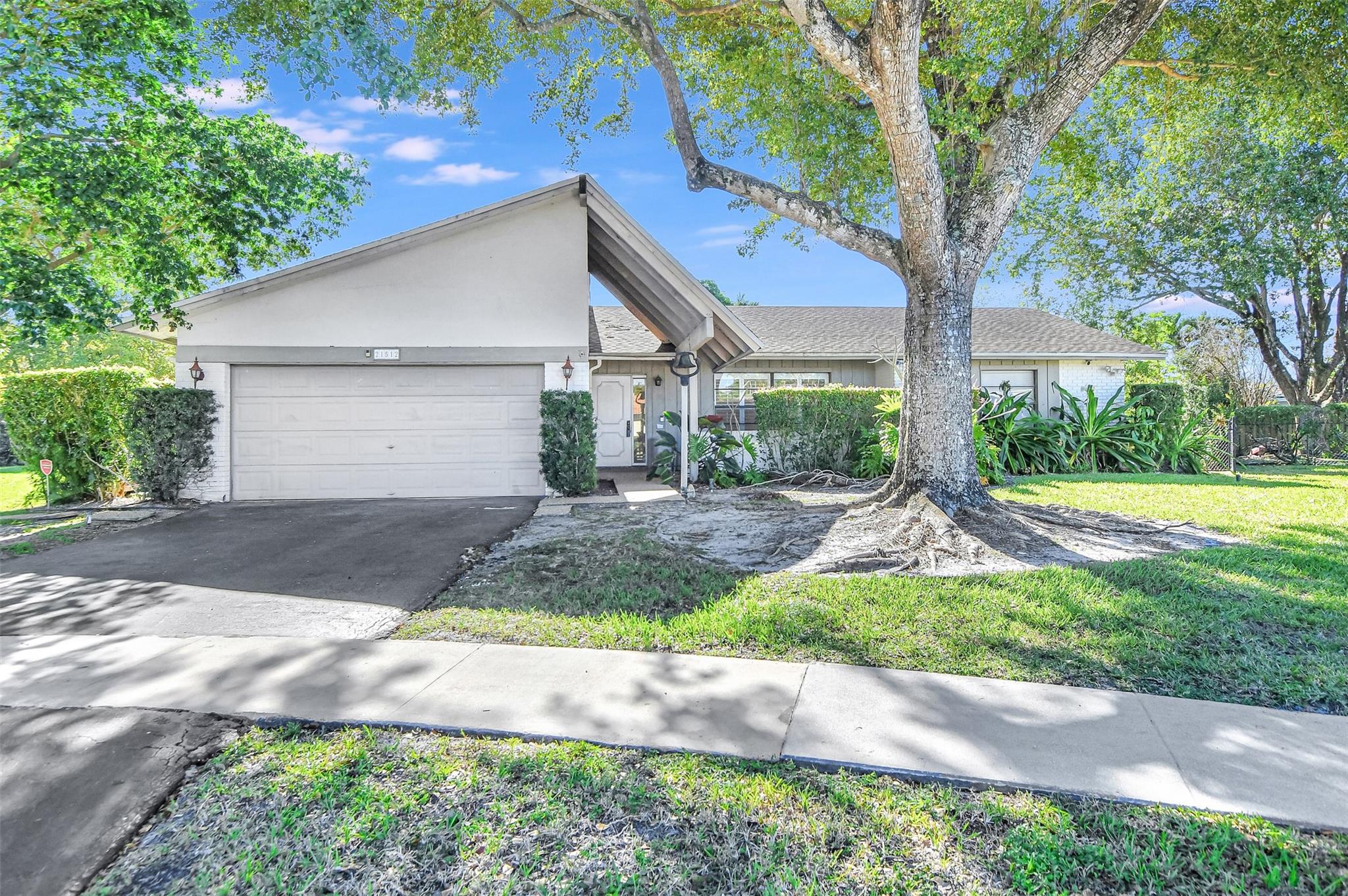 21512 Woodchuck Ln