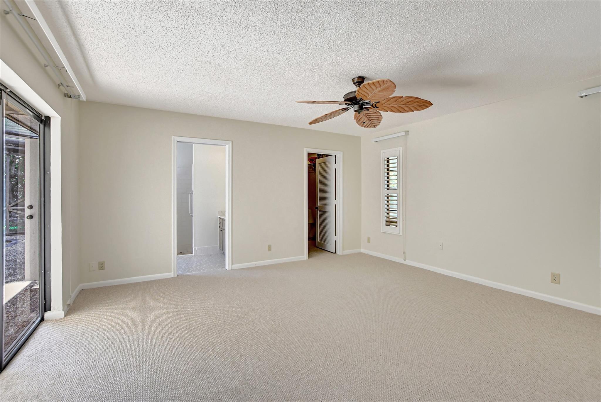 21512 Woodchuck Ln