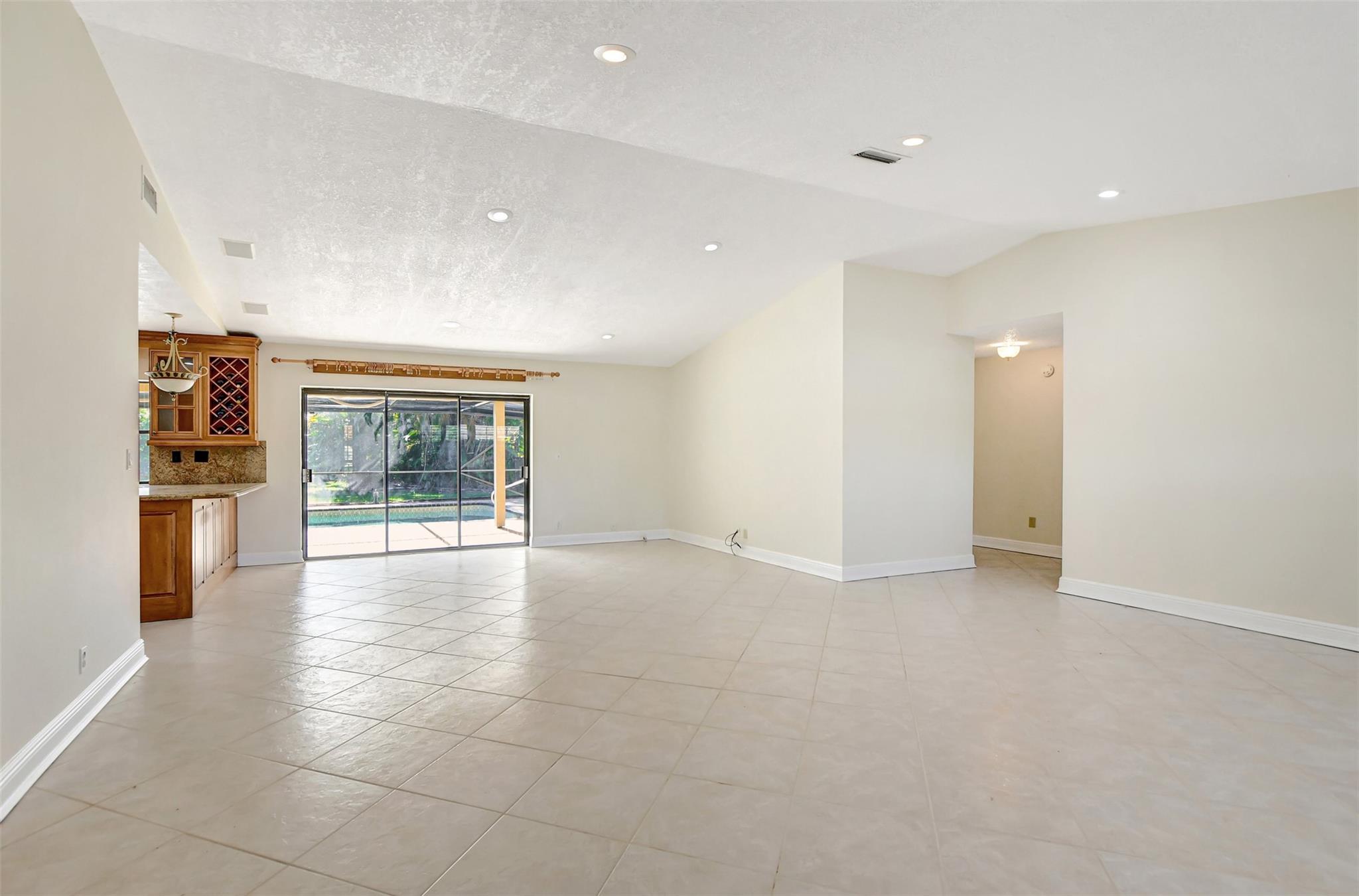 21512 Woodchuck Ln