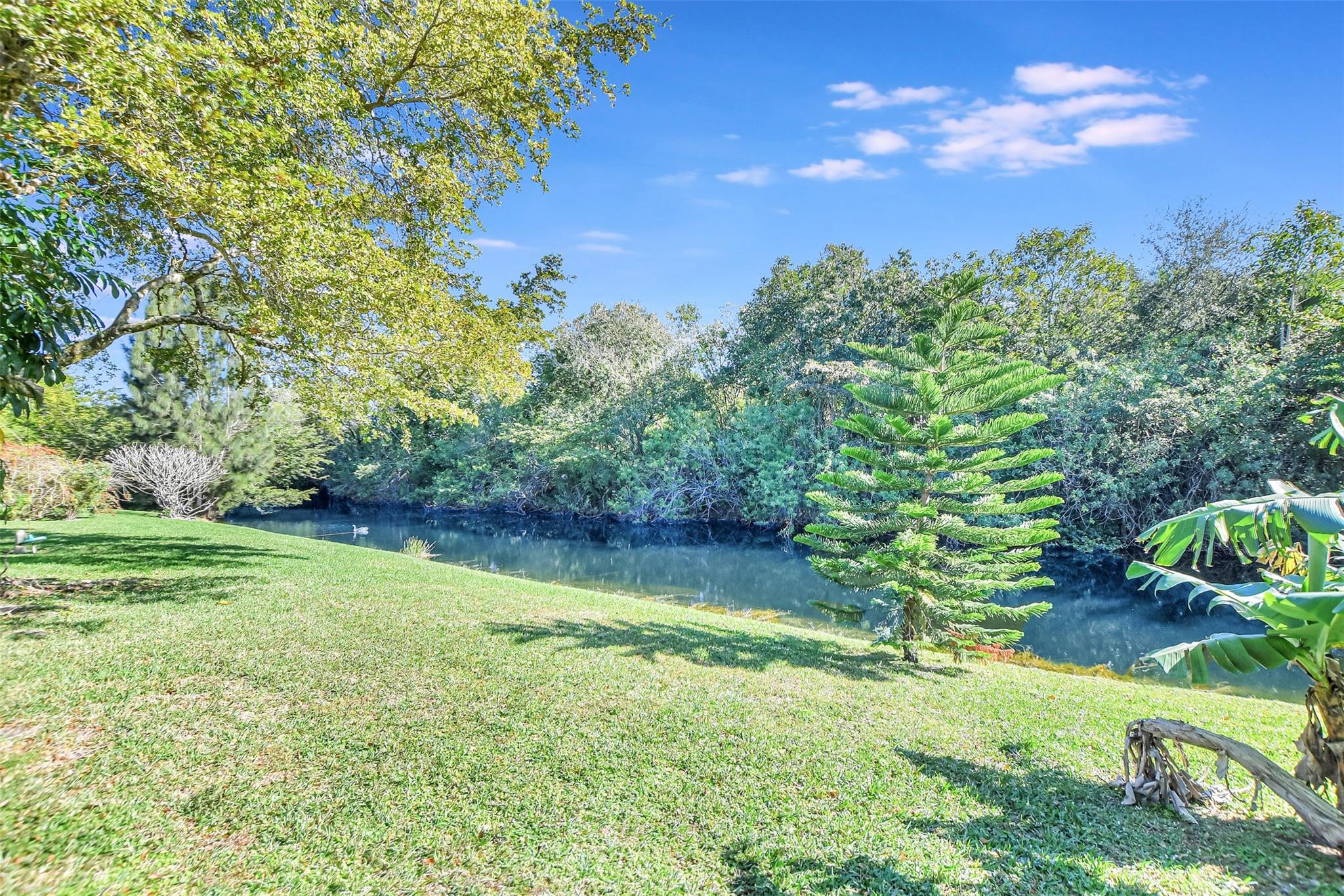 21512 Woodchuck Ln