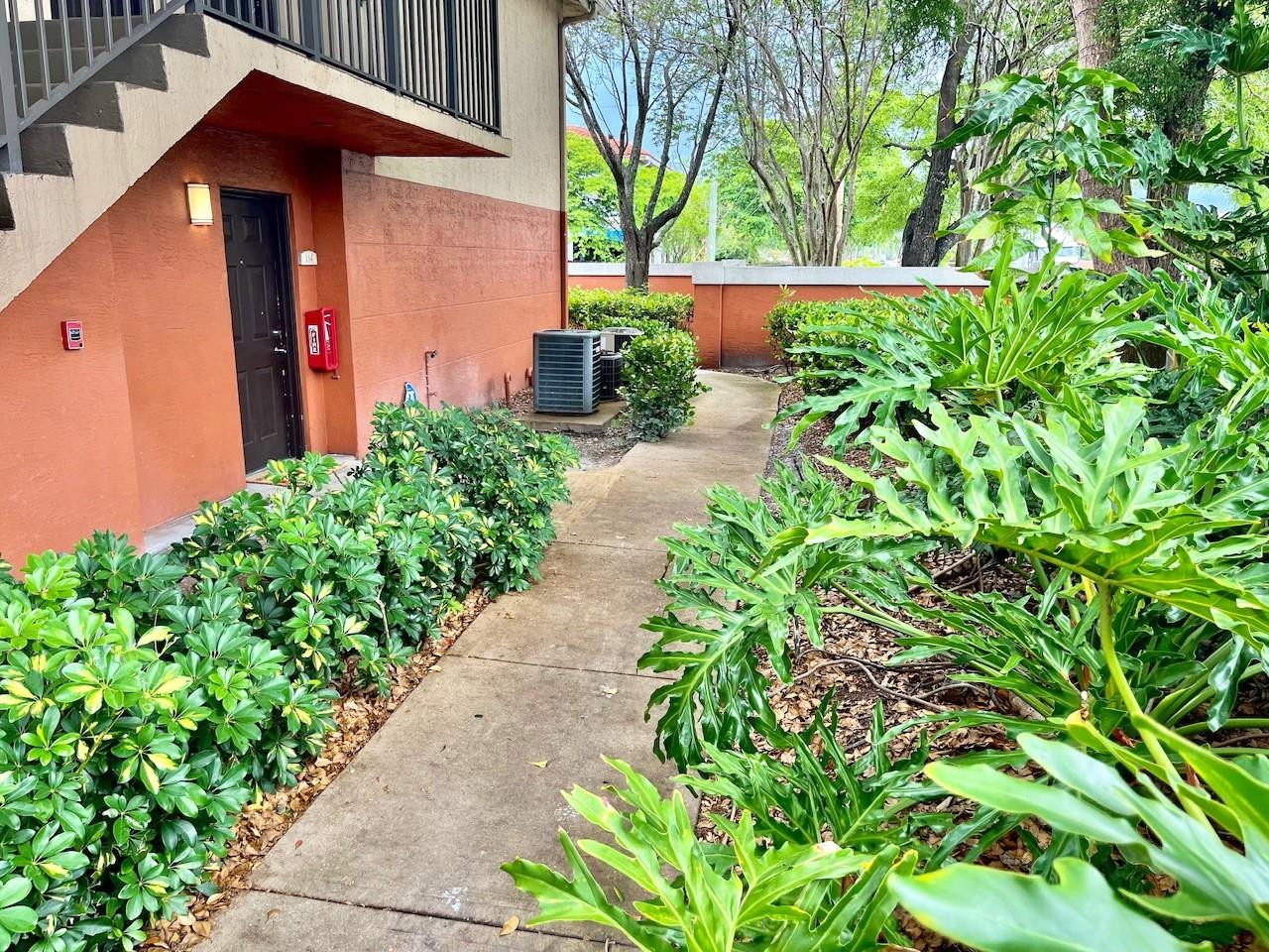 4199 N Haverhill Rd Unit: 114