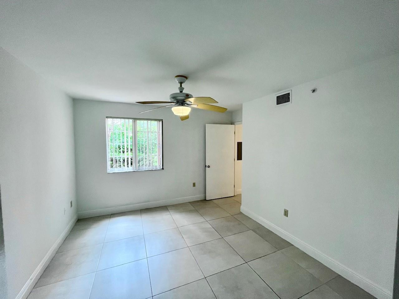 4199 N Haverhill Rd Unit: 114