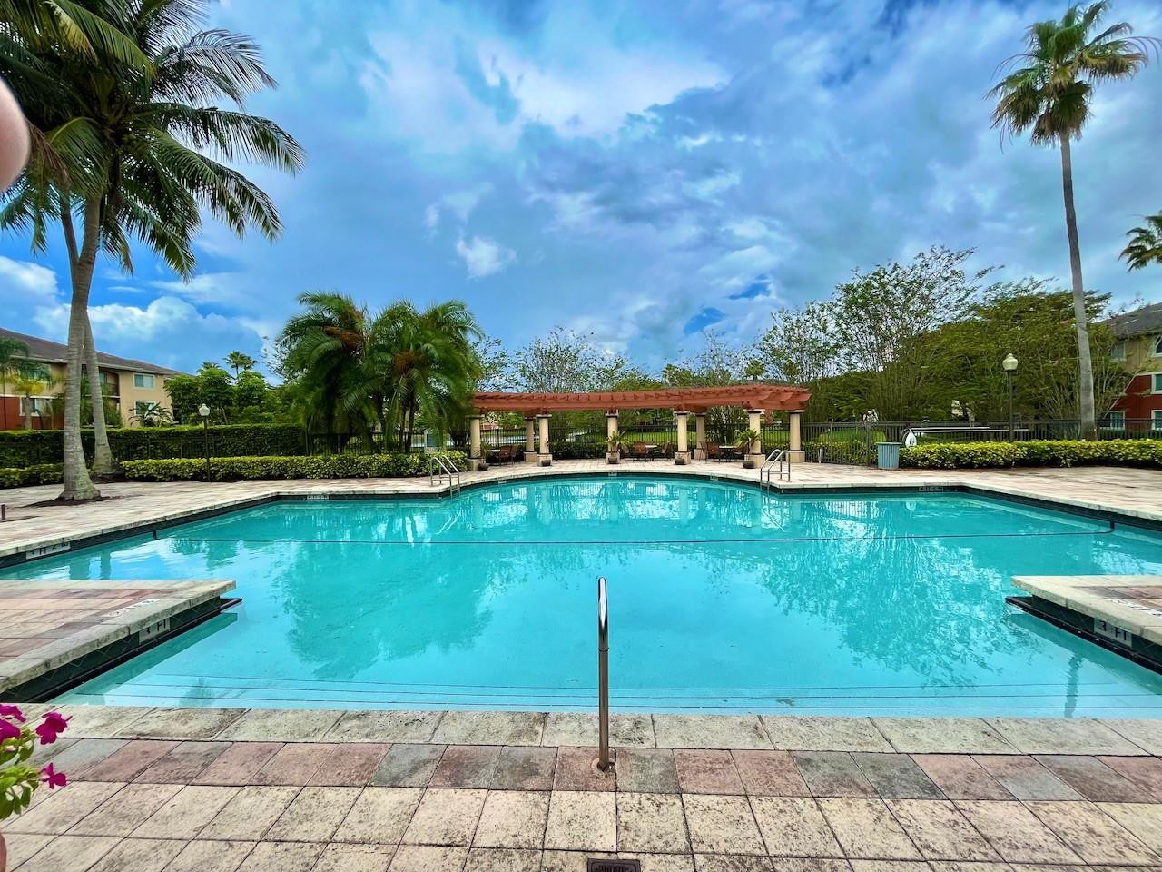 4199 N Haverhill Rd Unit: 114