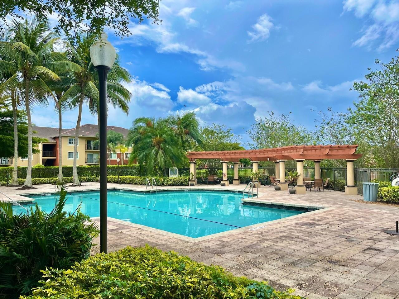 4199 N Haverhill Rd Unit: 114