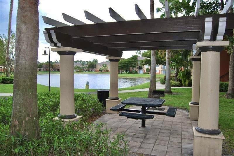 4199 N Haverhill Rd Unit: 114