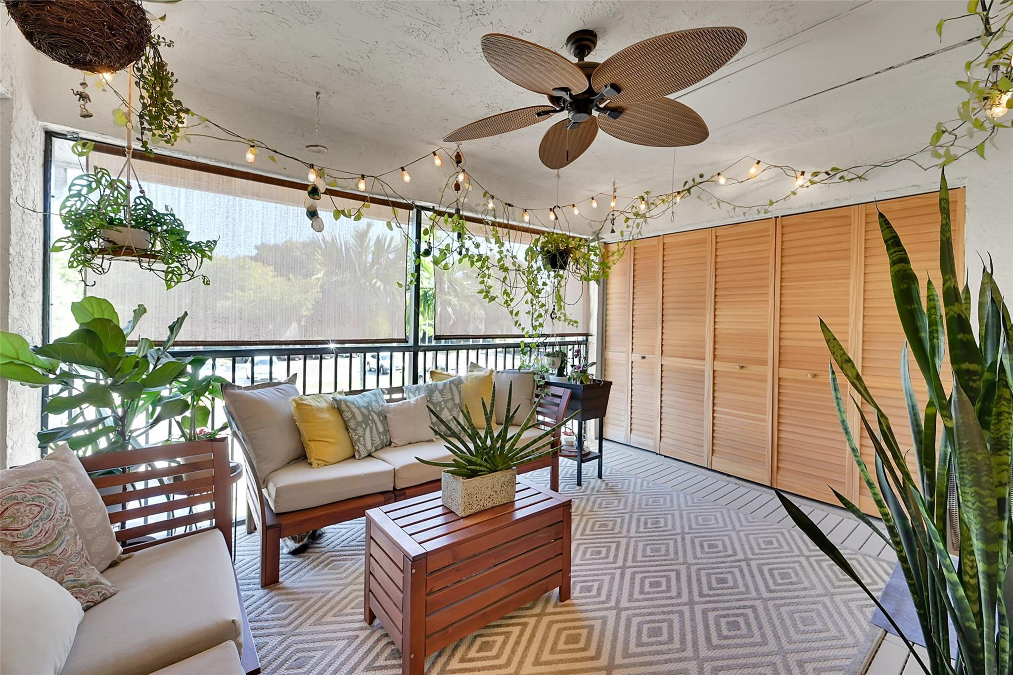 3819 NW 35th St Unit: 1542