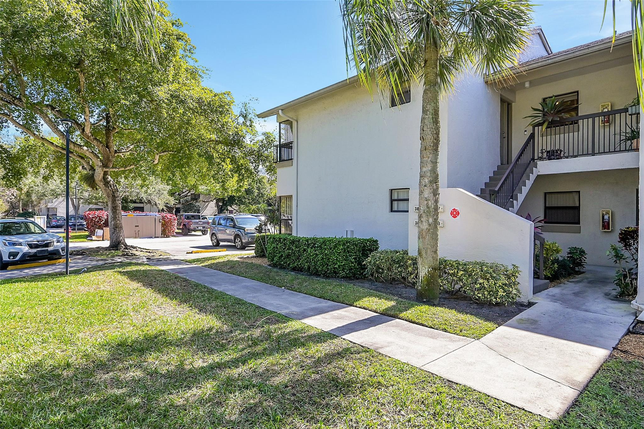 3819 NW 35th St Unit: 1542