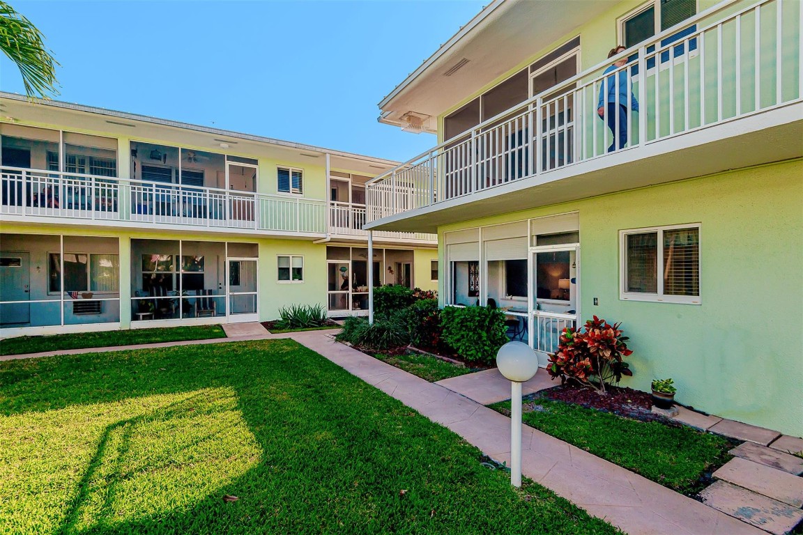 2100 NE 38th St Unit: 126