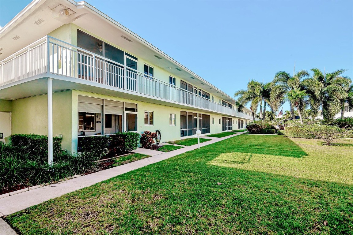 2100 NE 38th St Unit: 126