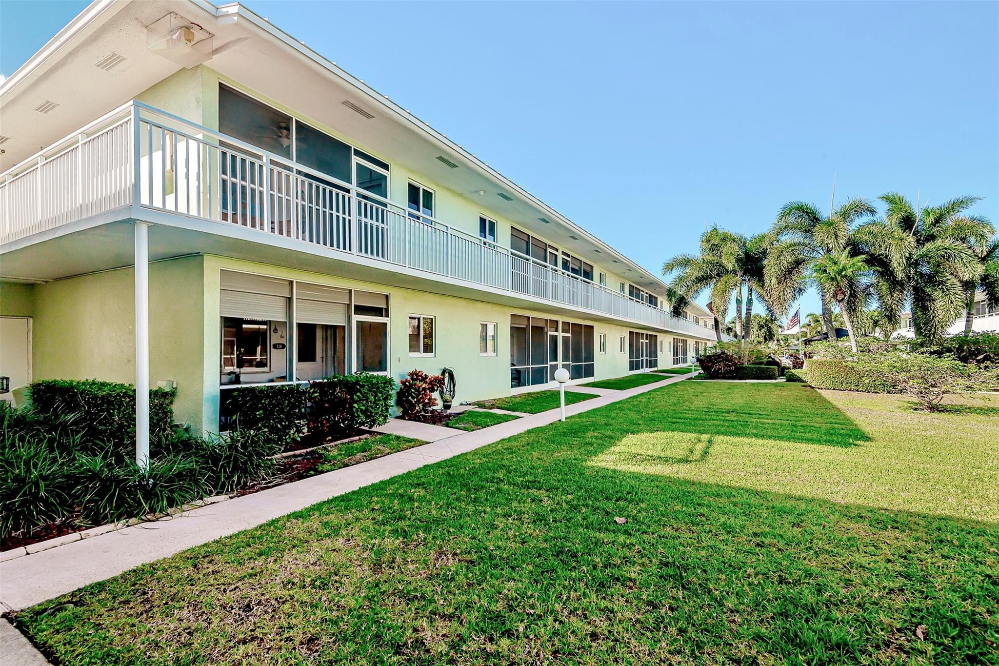 2100 NE 38th St Unit: 126