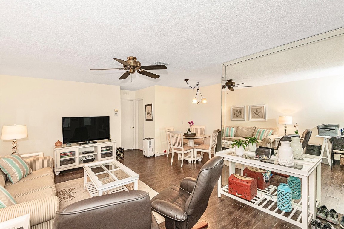 2100 NE 38th St Unit: 126