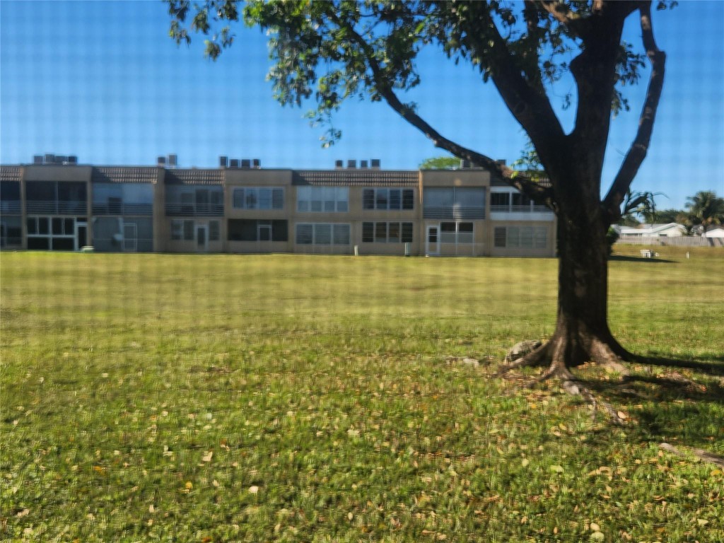 9041 Sunrise Lakes Blvd Unit: 105