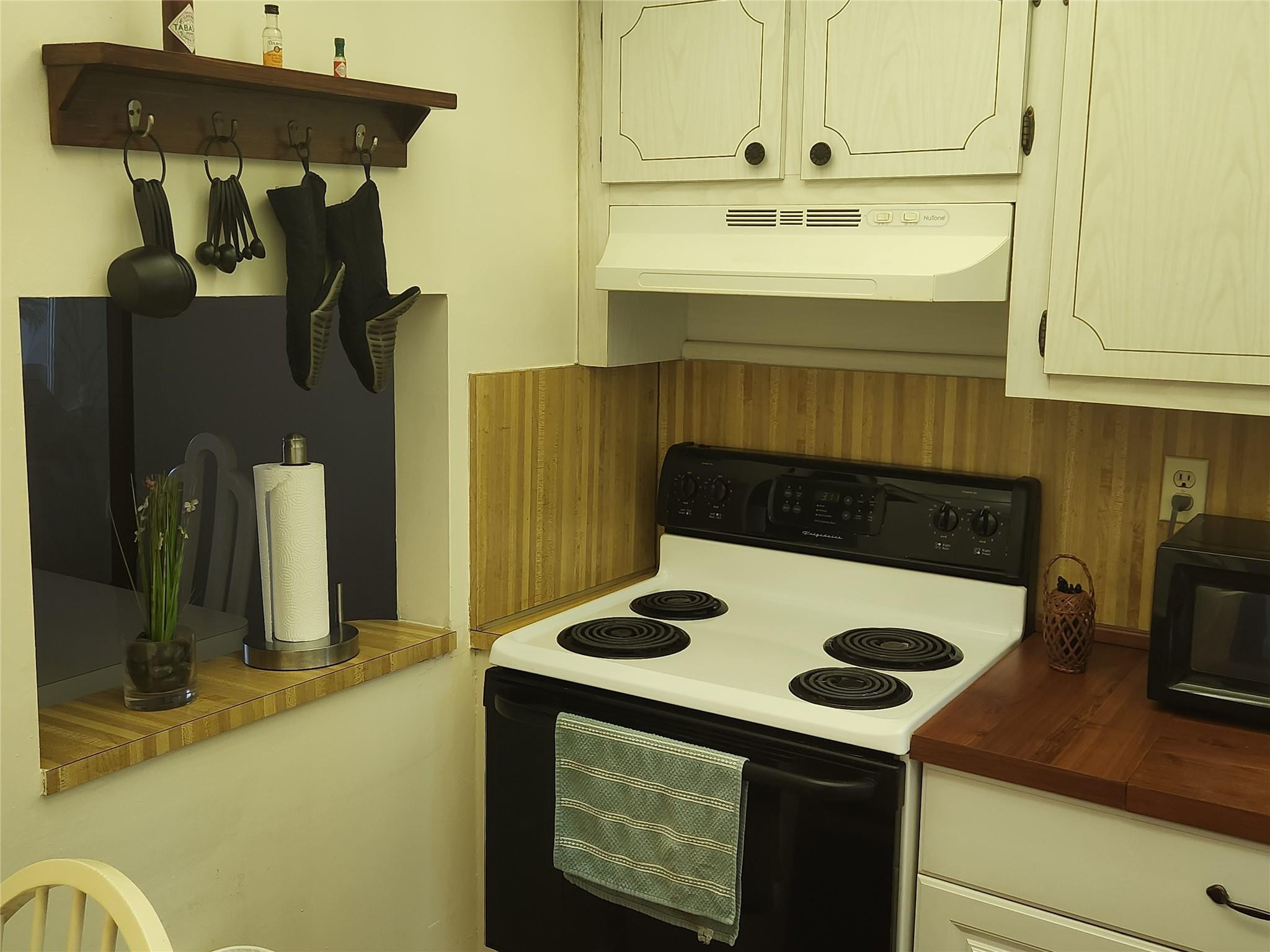 9041 Sunrise Lakes Blvd Unit: 105