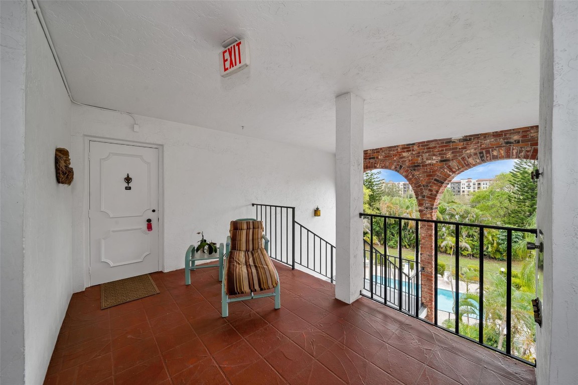 3910 NE Crystal Lake Dr Unit: 401