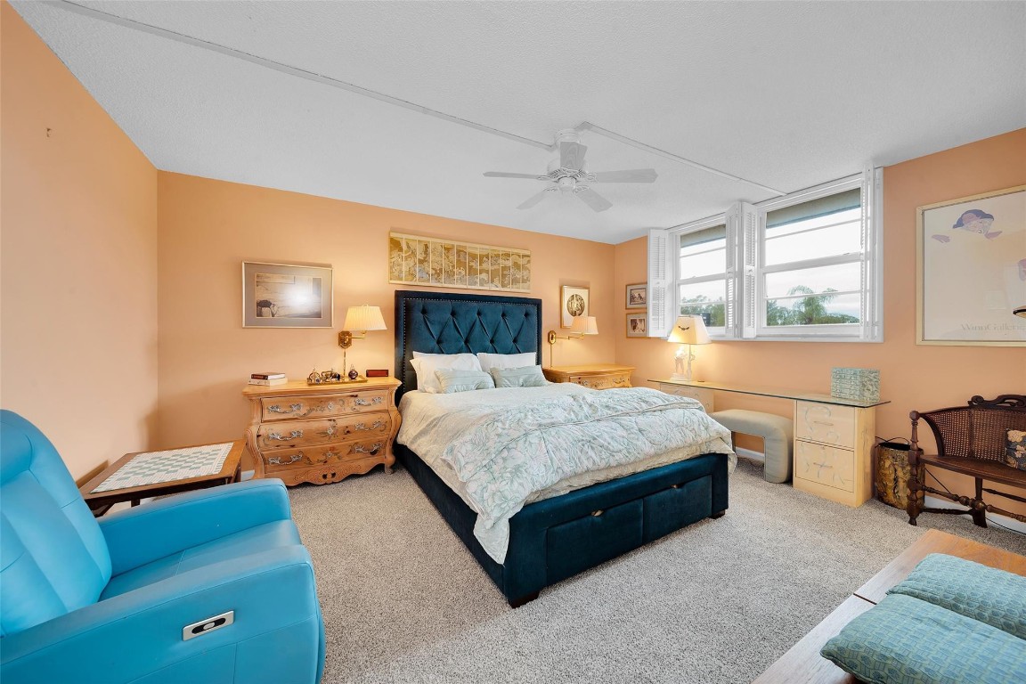 3910 NE Crystal Lake Dr Unit: 401