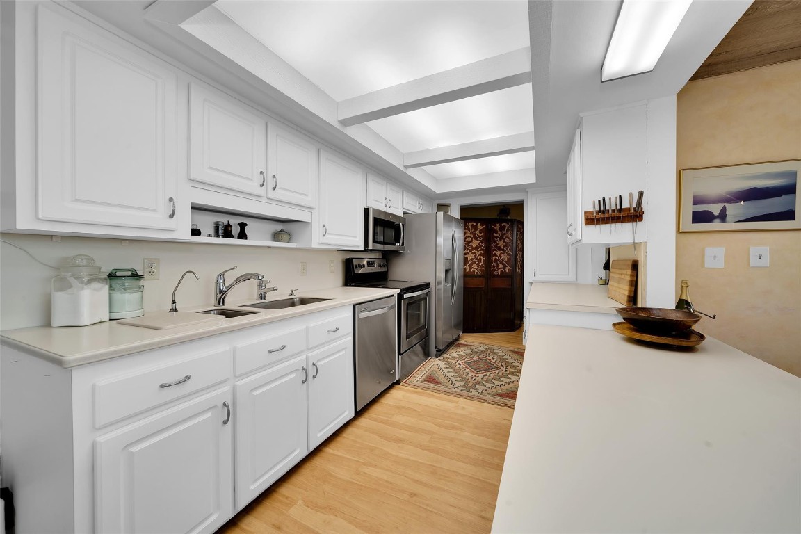 3910 NE Crystal Lake Dr Unit: 401