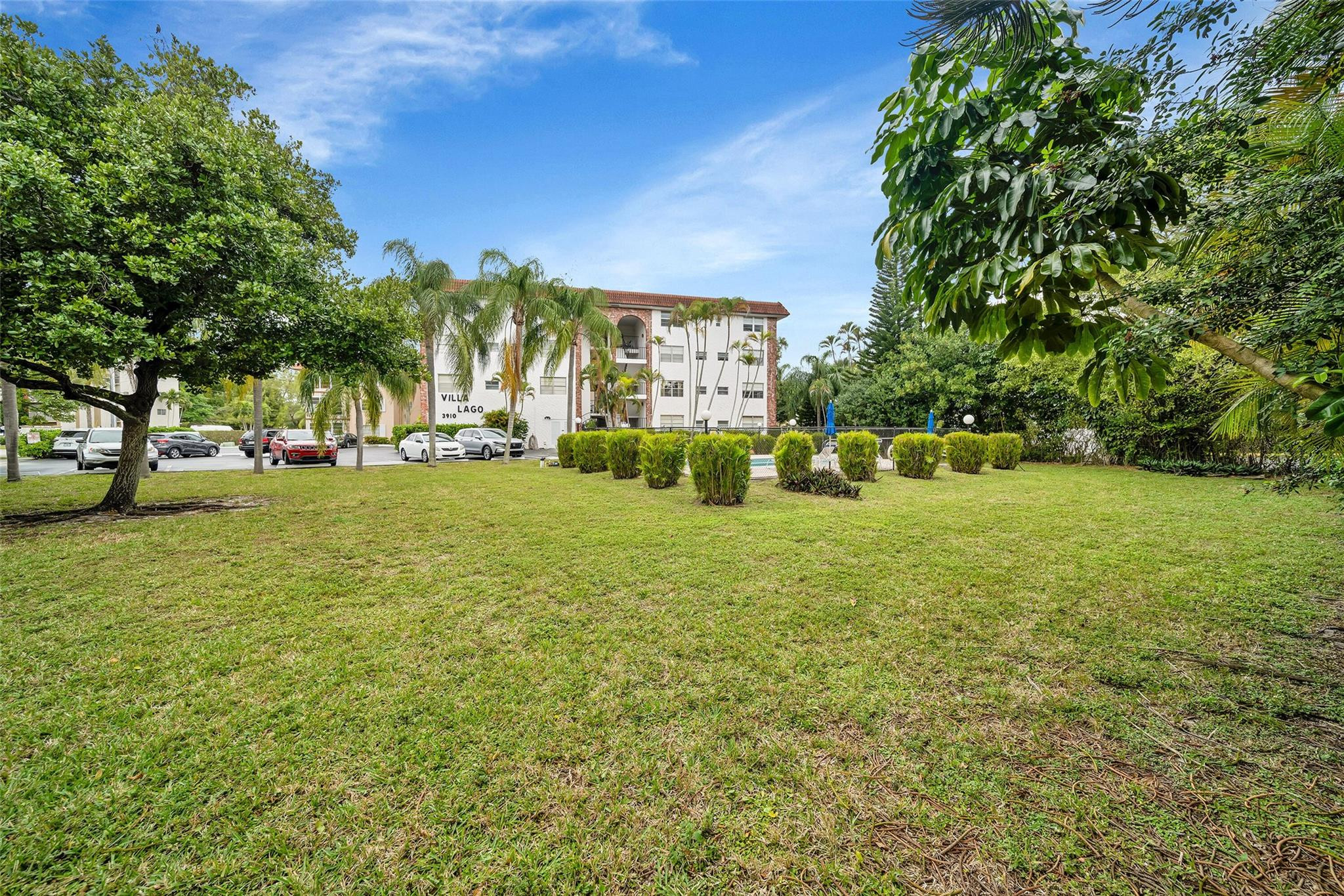 3910 NE Crystal Lake Dr Unit: 401