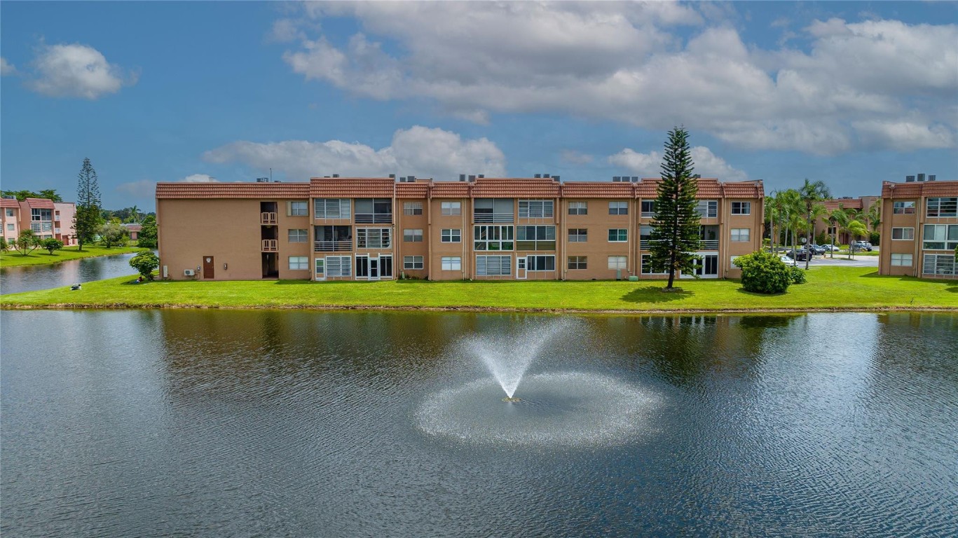 9540 Sunrise Lakes Blvd Unit: 202