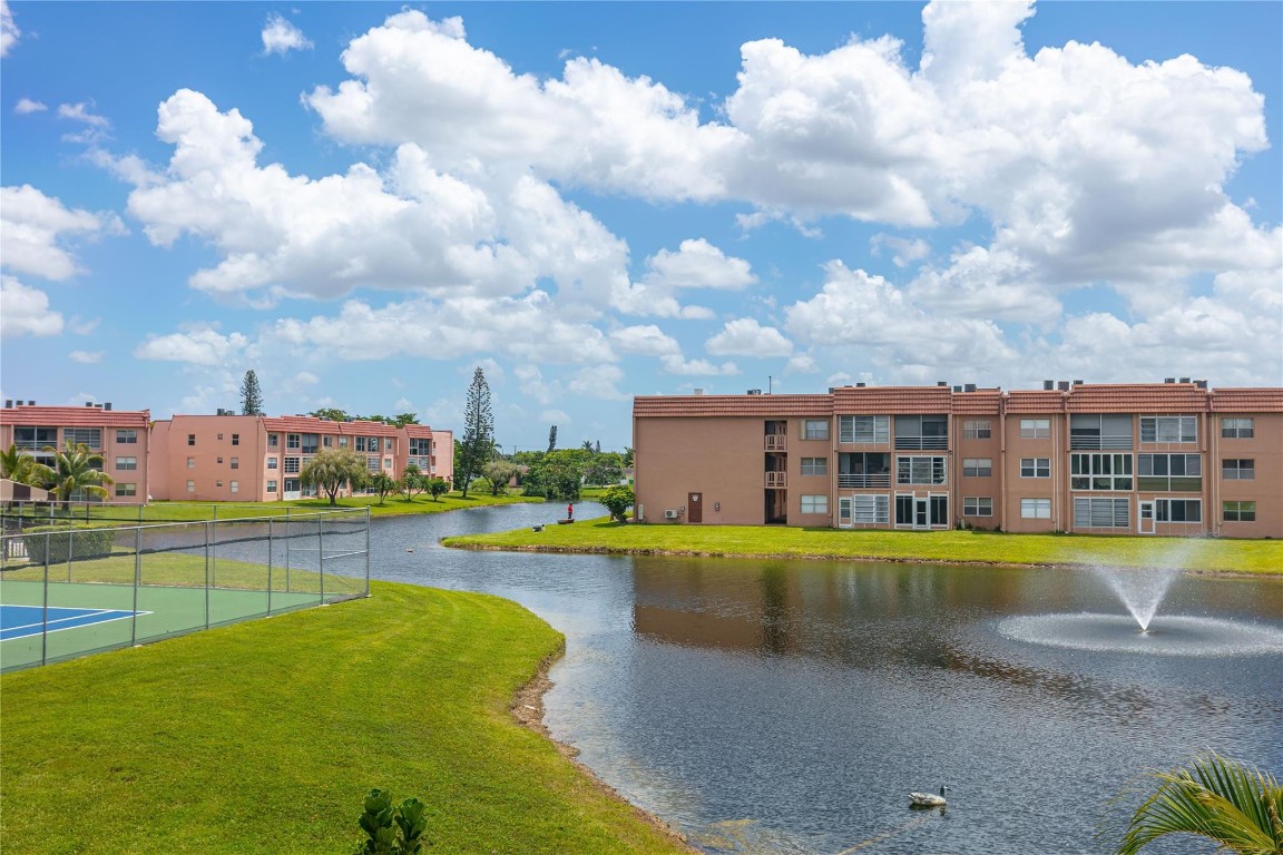 9540 Sunrise Lakes Blvd Unit: 202