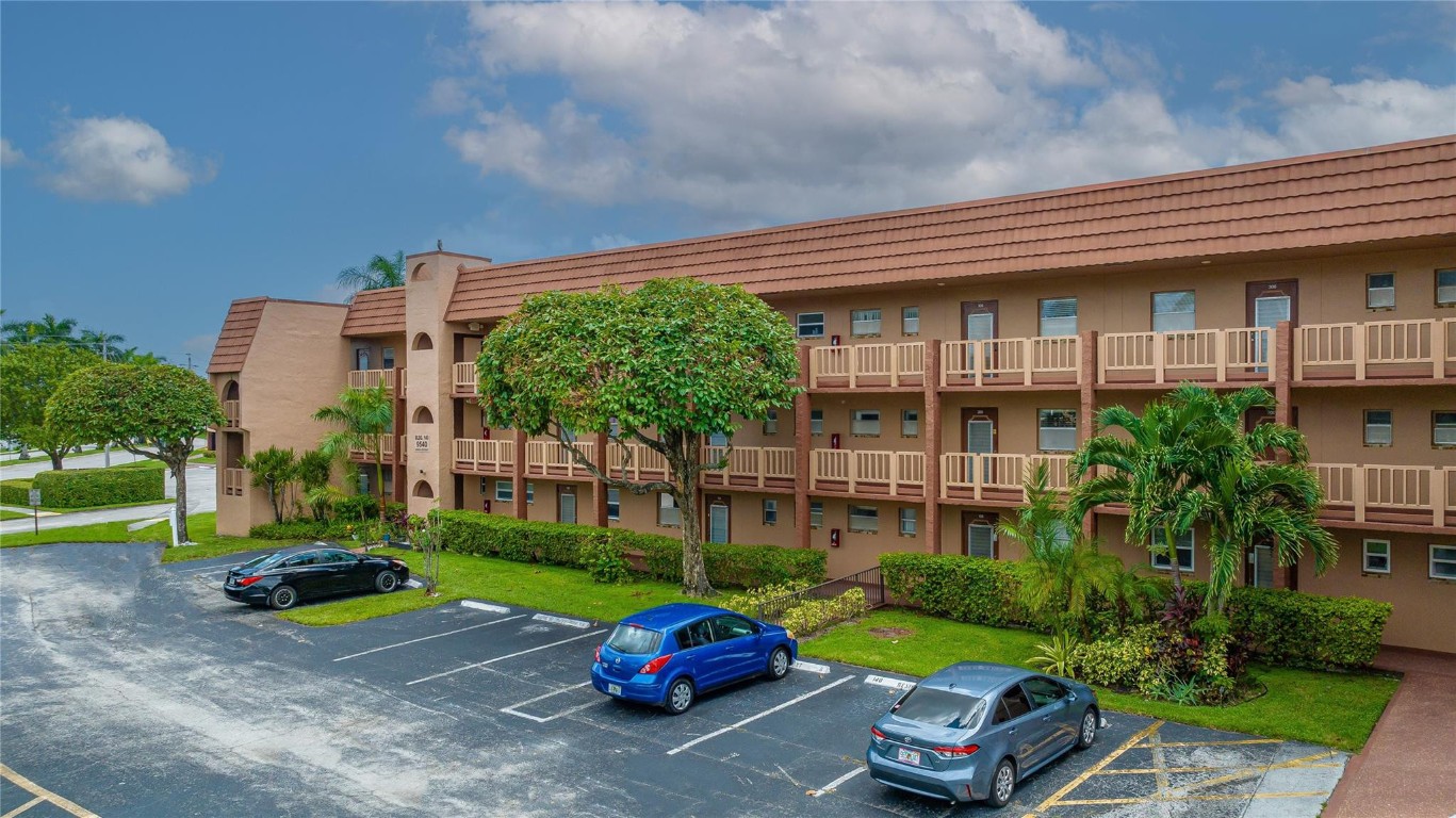 9540 Sunrise Lakes Blvd Unit: 202