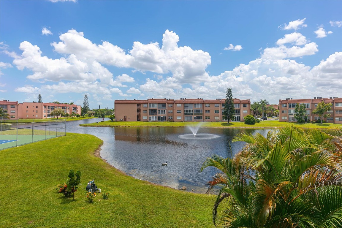 9540 Sunrise Lakes Blvd Unit: 202