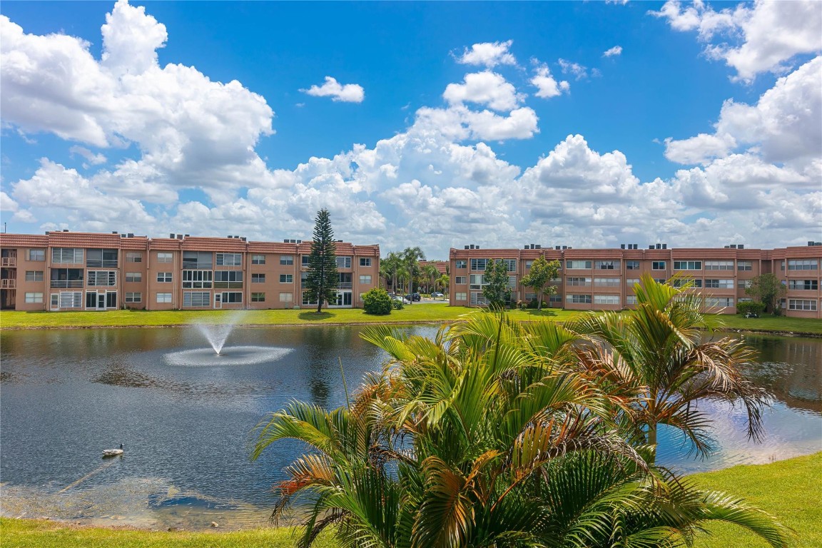9540 Sunrise Lakes Blvd Unit: 202