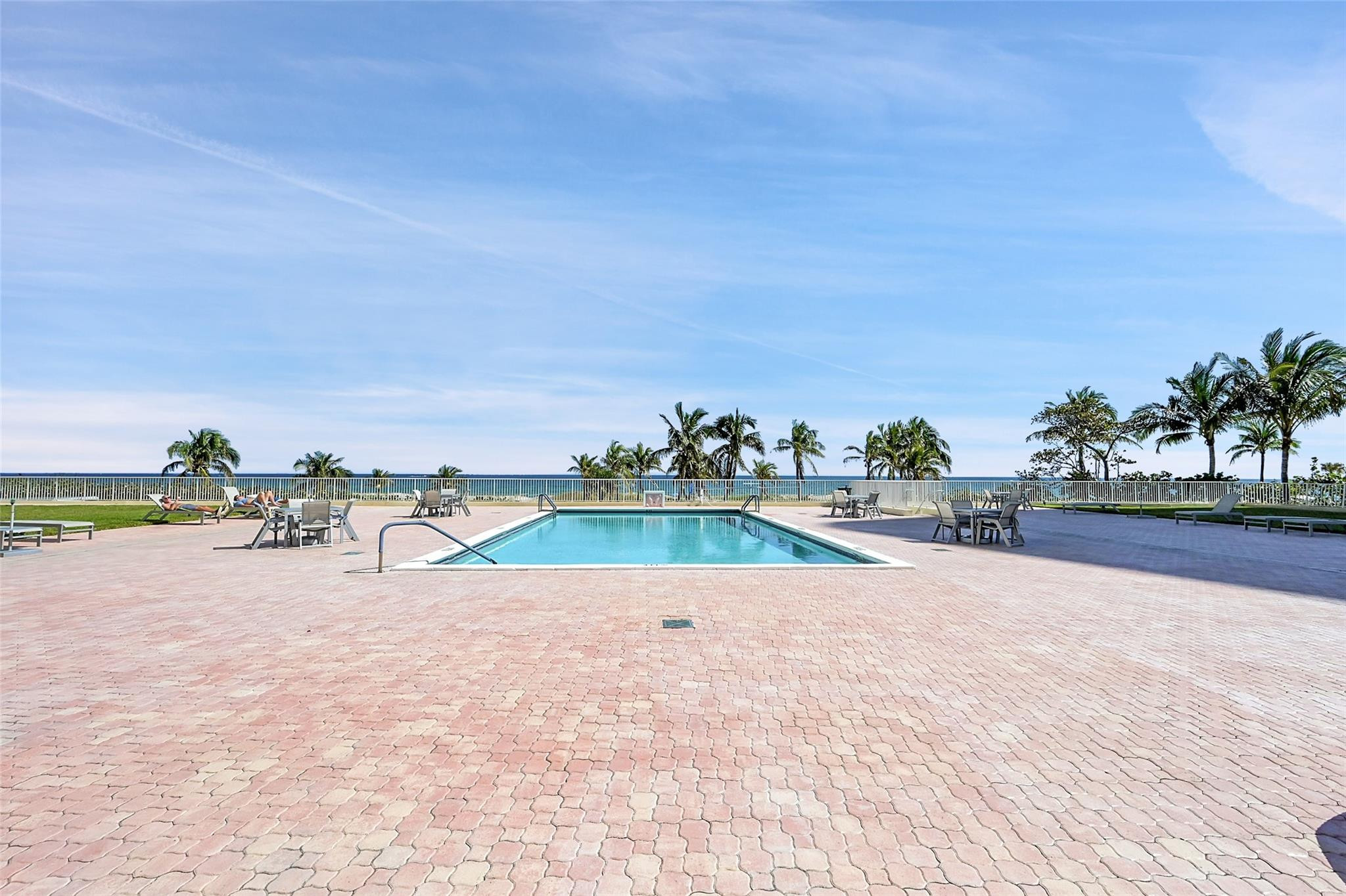 750 N Ocean Blvd 1705