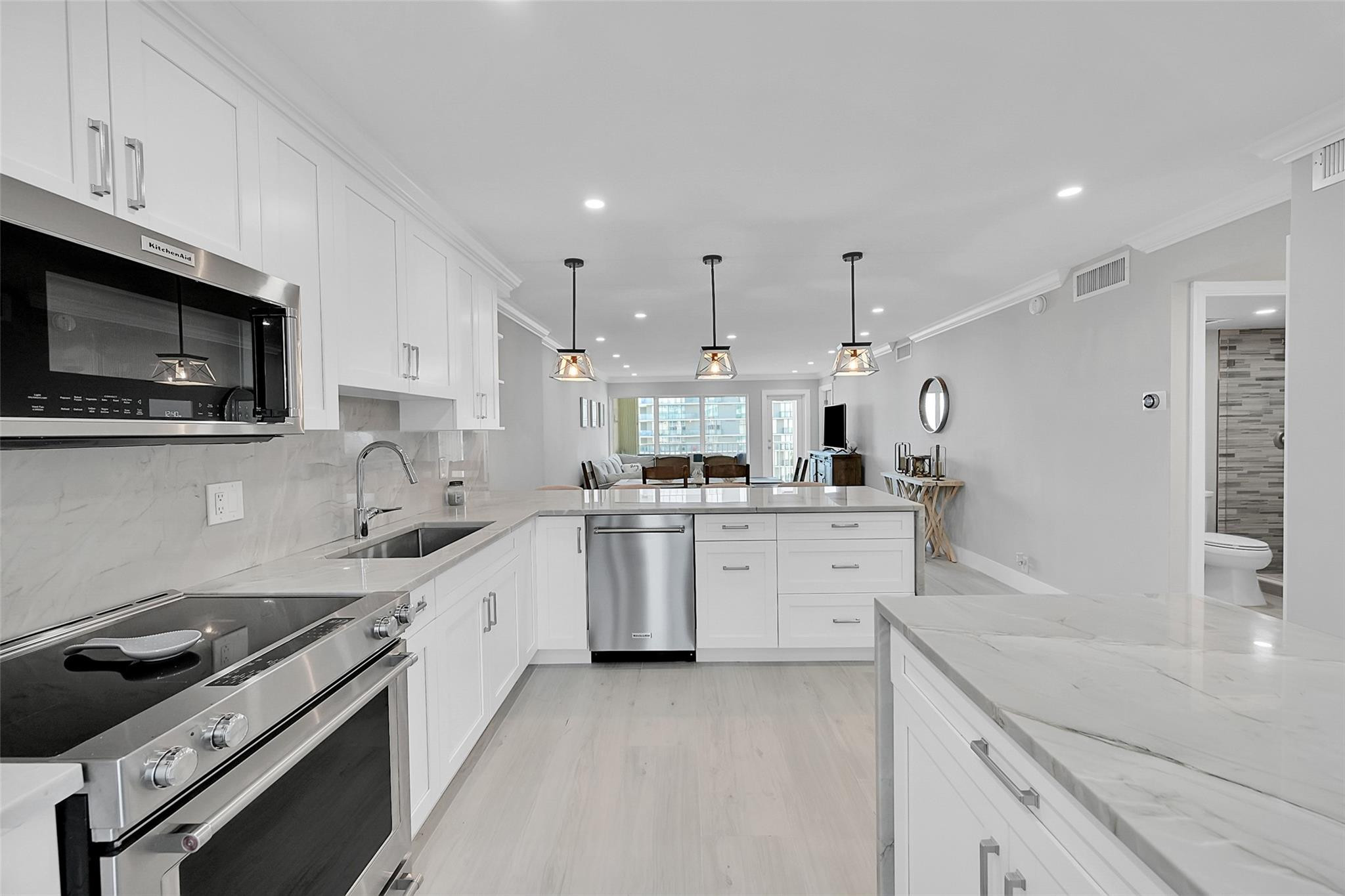 750 N Ocean Blvd 1705