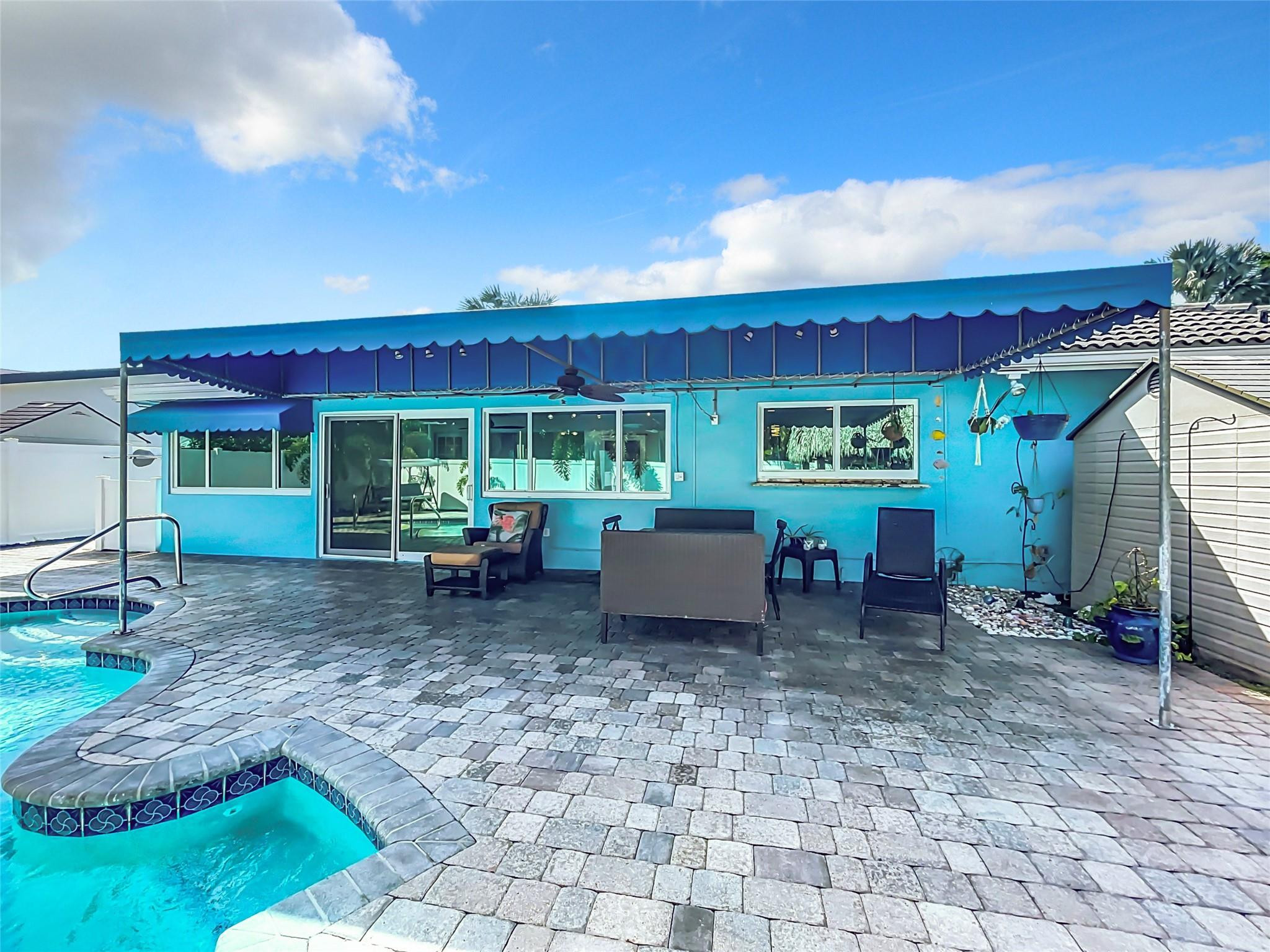 1681 SE 4th Ct