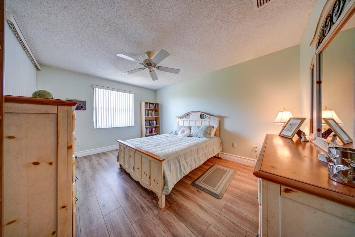 4101 Coral Tree Cir 318