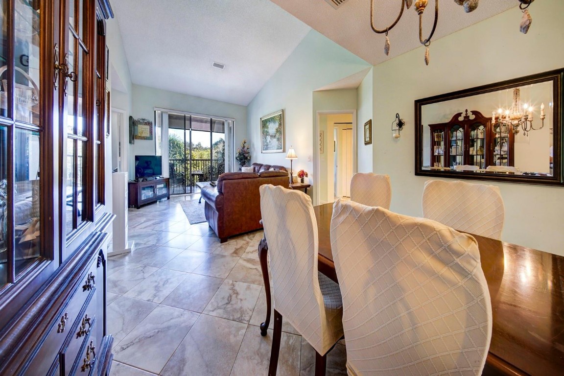 4101 Coral Tree Cir 318