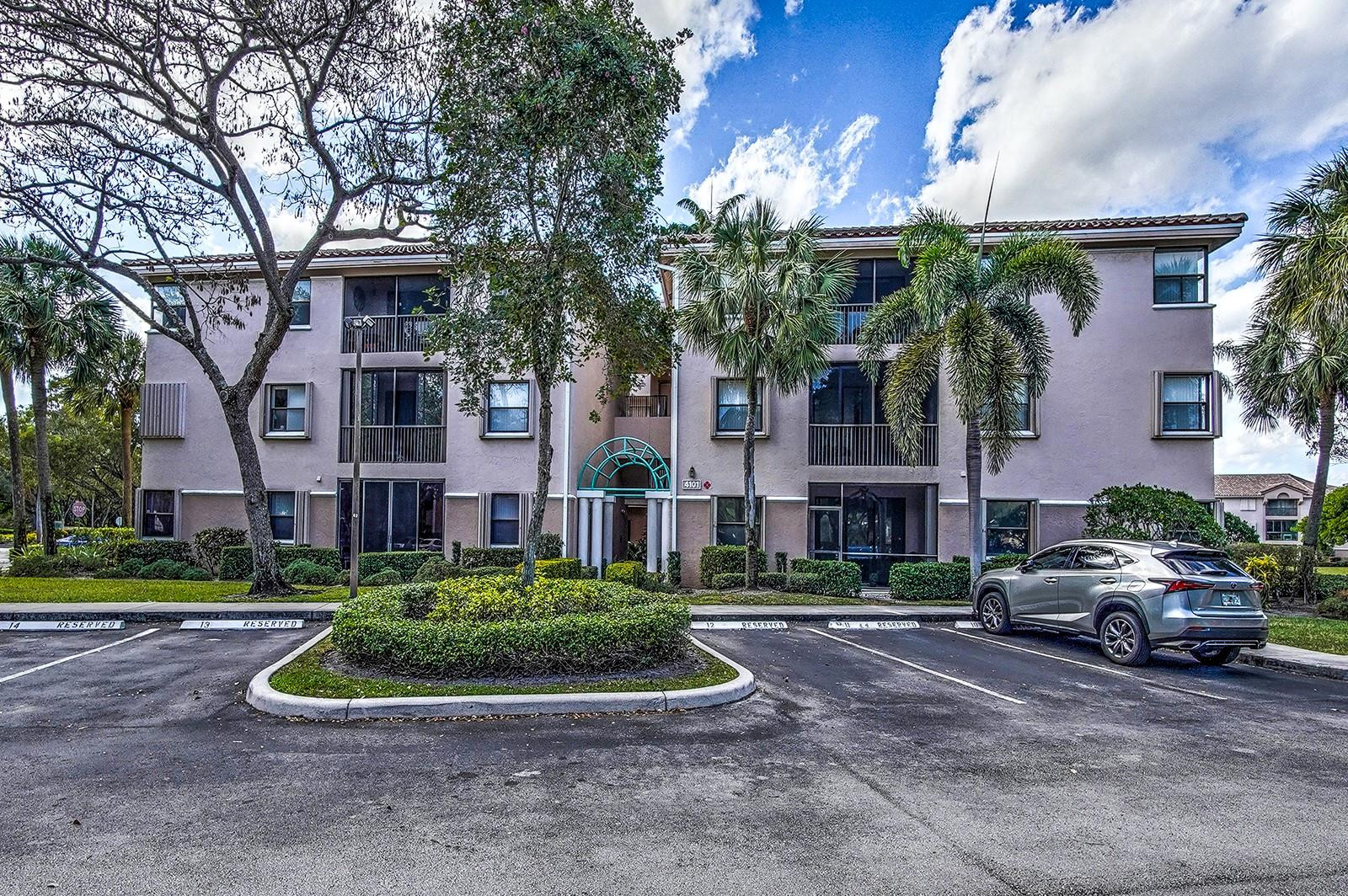 4101 Coral Tree Cir 318