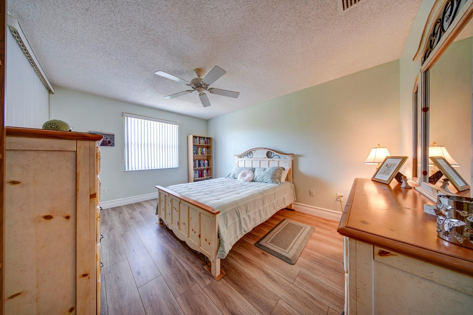 4101 Coral Tree Cir 318