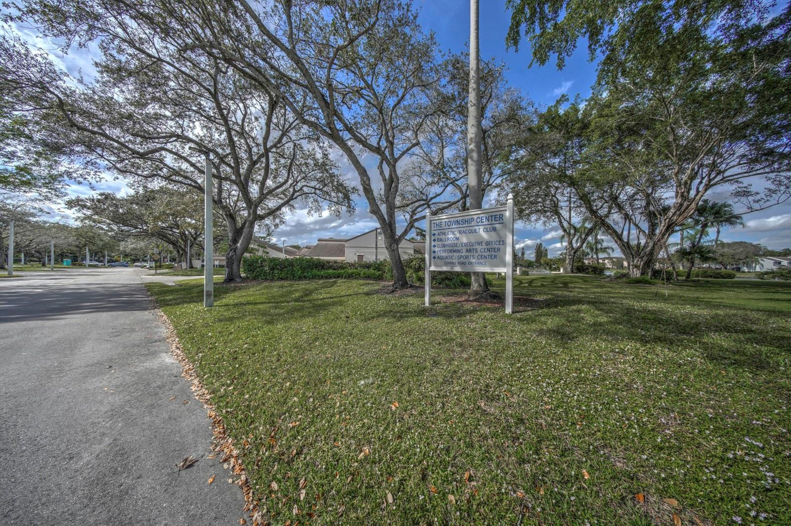 4101 Coral Tree Cir 318