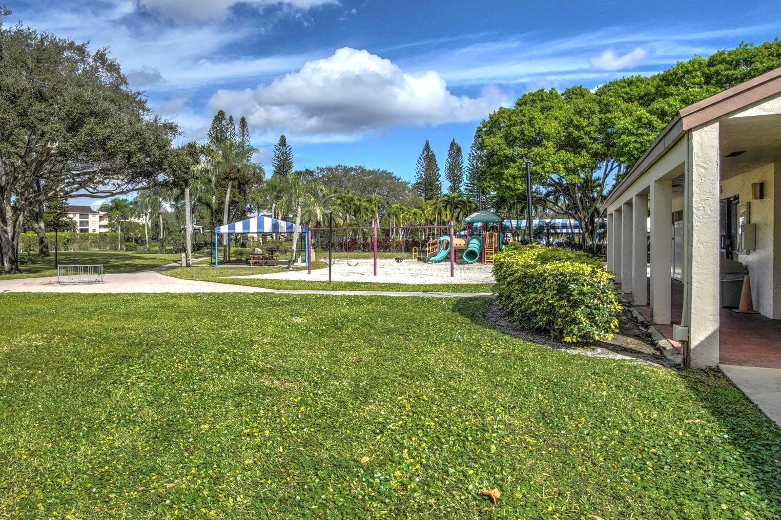 4101 Coral Tree Cir 318