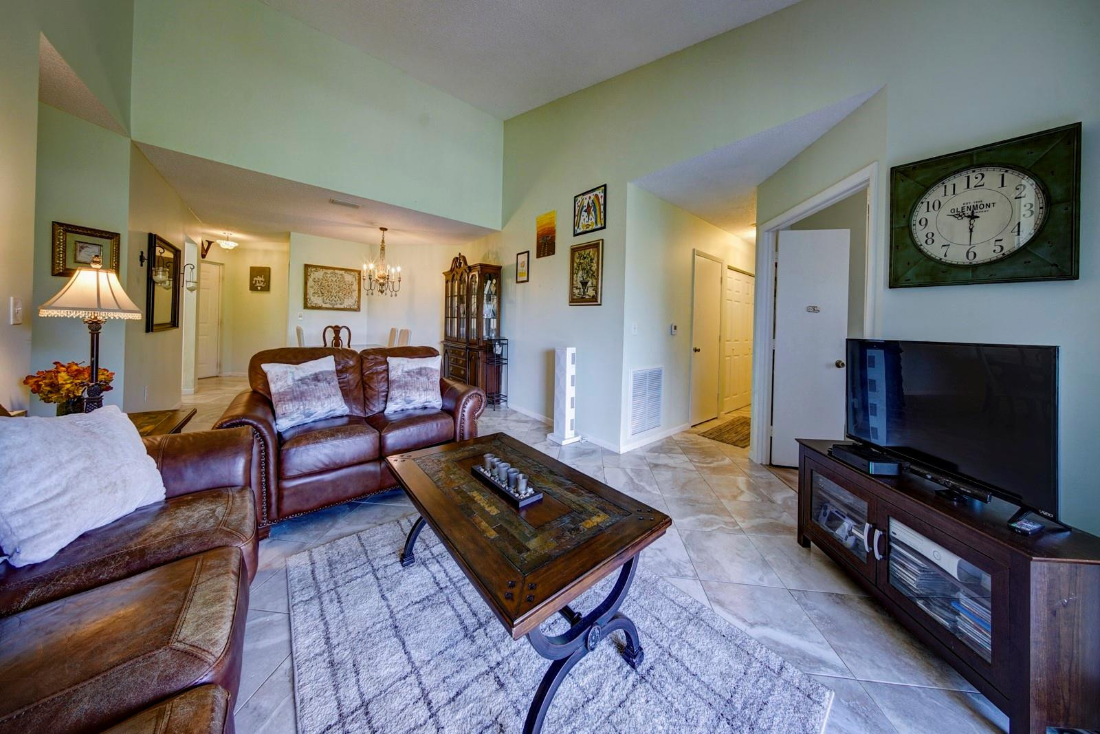 4101 Coral Tree Cir 318