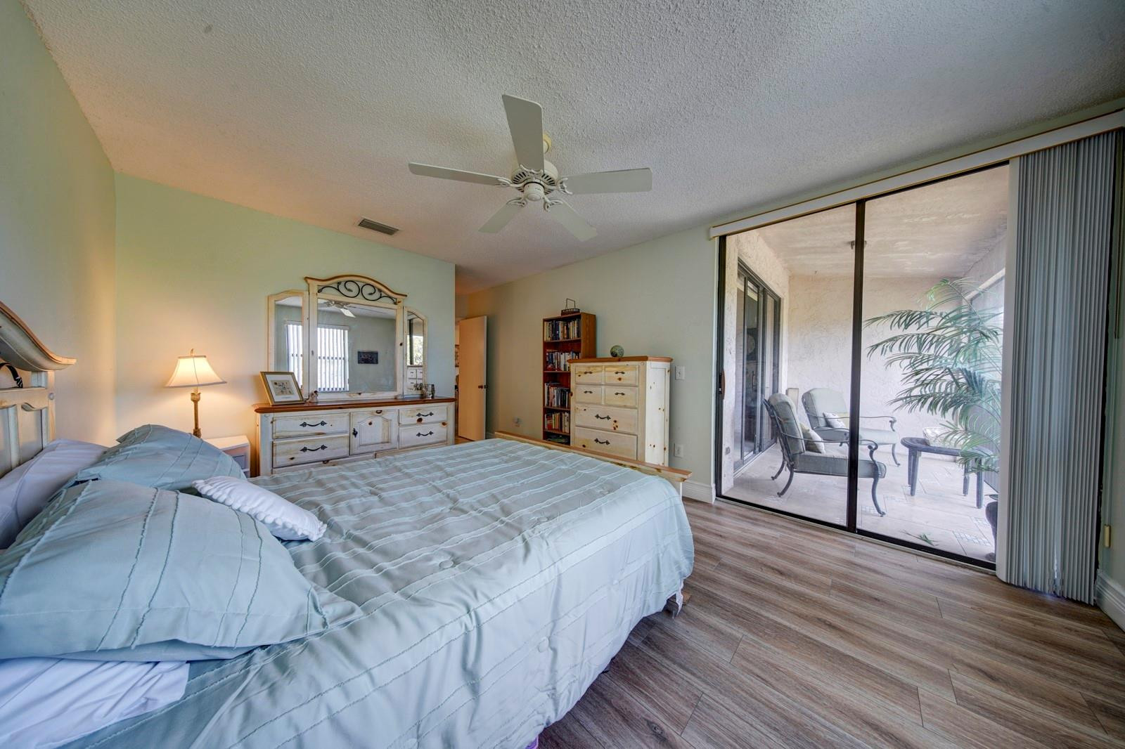 4101 Coral Tree Cir 318
