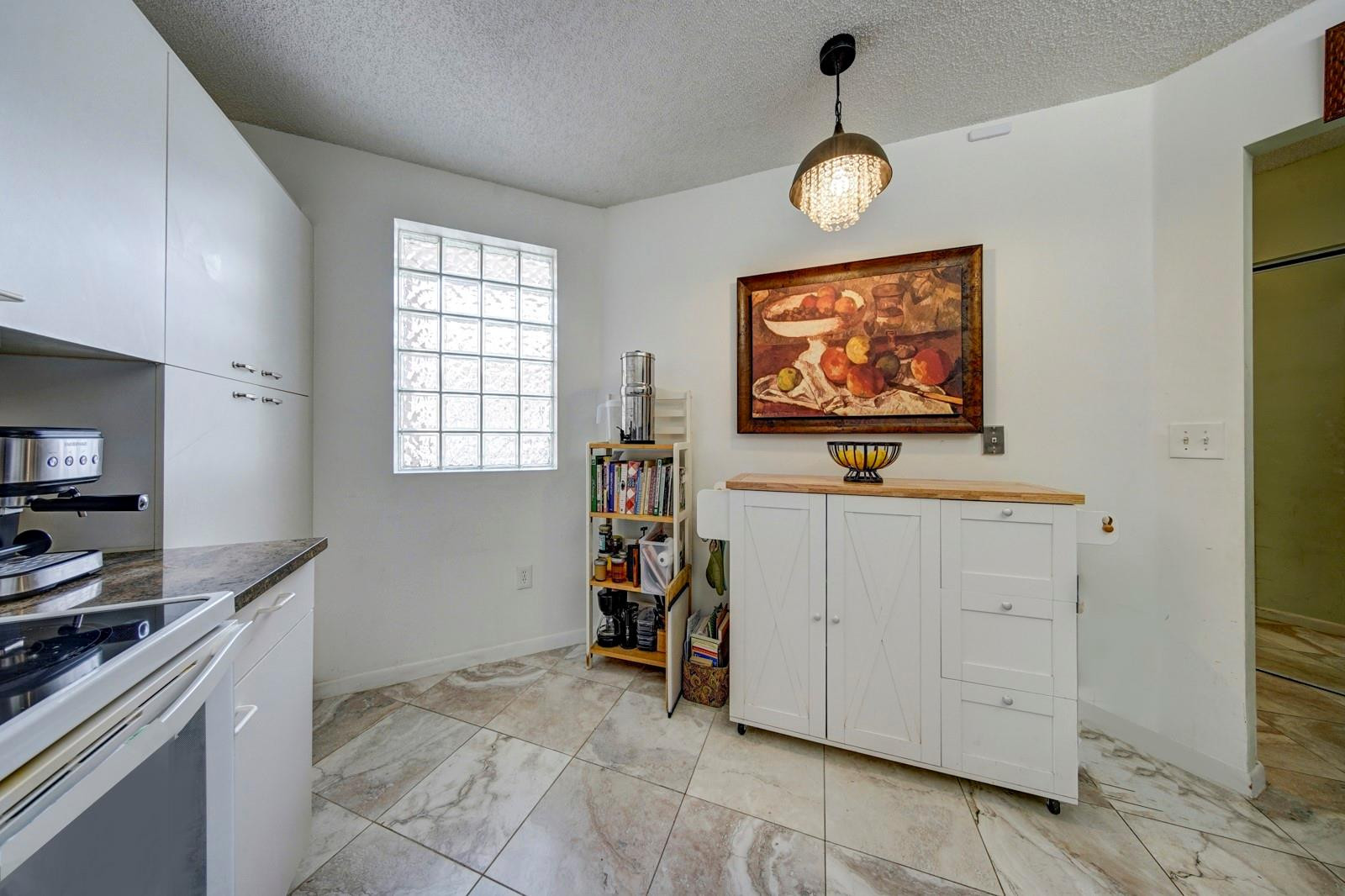 4101 Coral Tree Cir 318