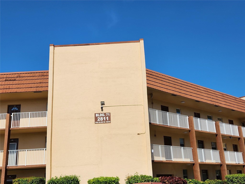 2811 N Pine Island Rd 207