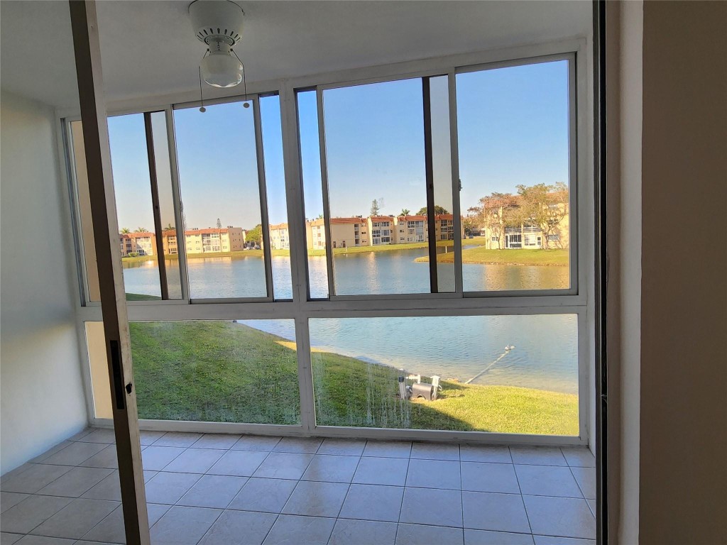 2811 N Pine Island Rd 207