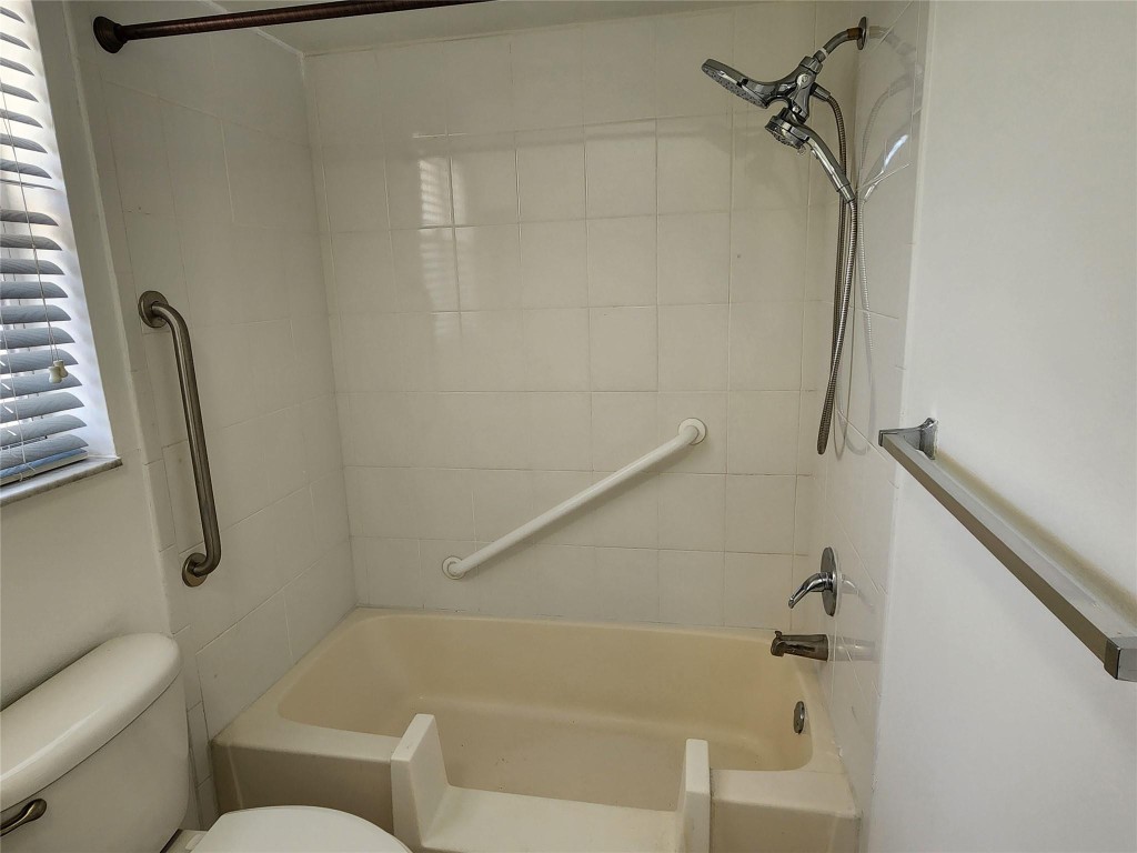 2811 N Pine Island Rd 207