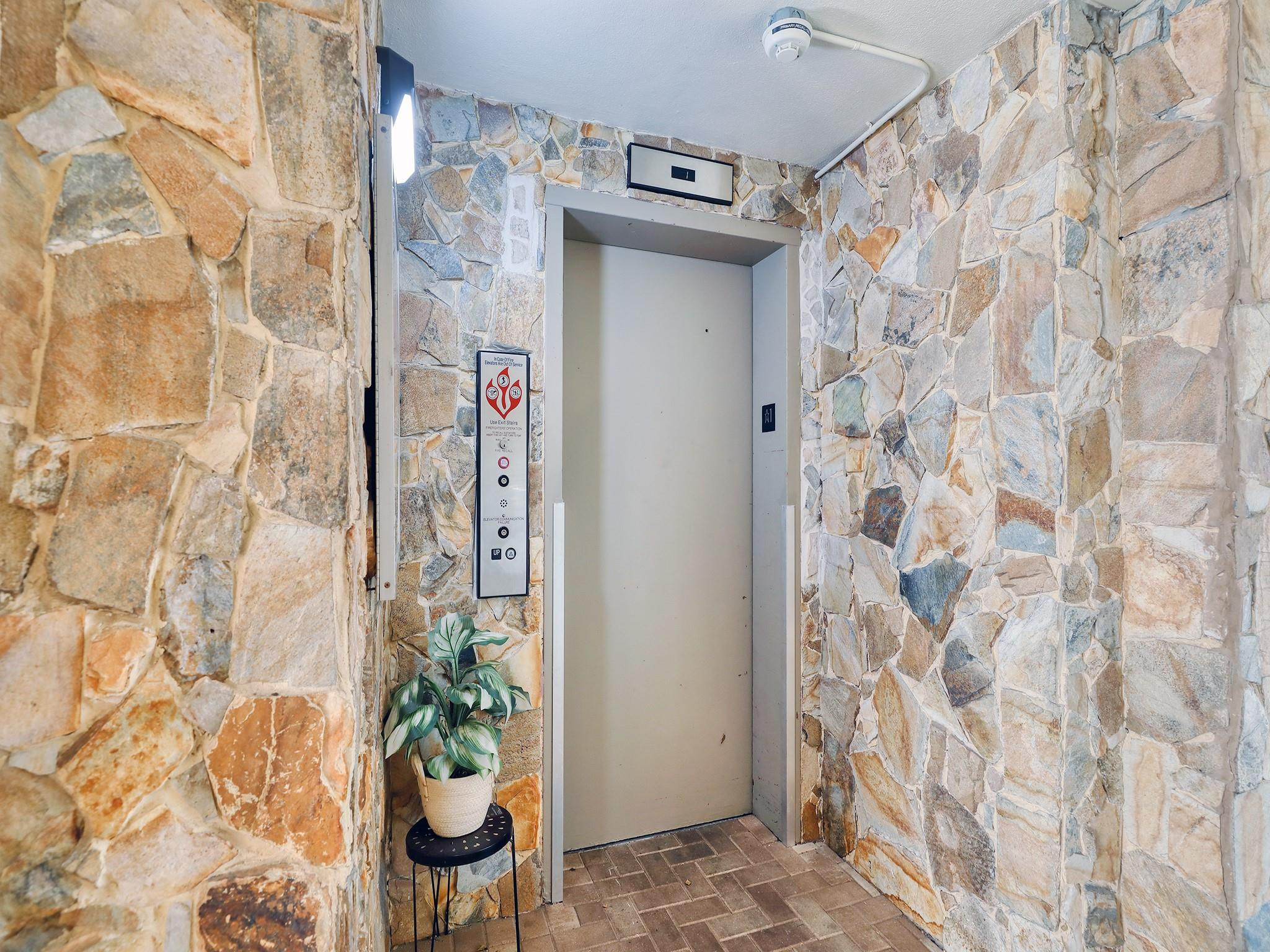 2903 Victoria Cir K1