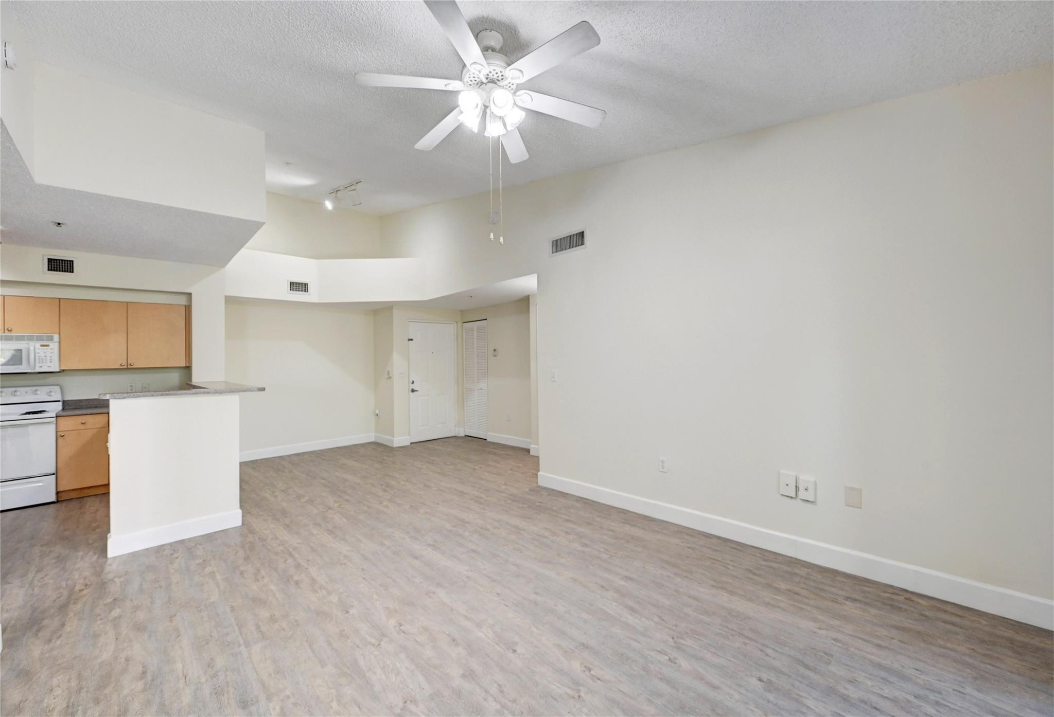 8030 N NOB HILL RD 303