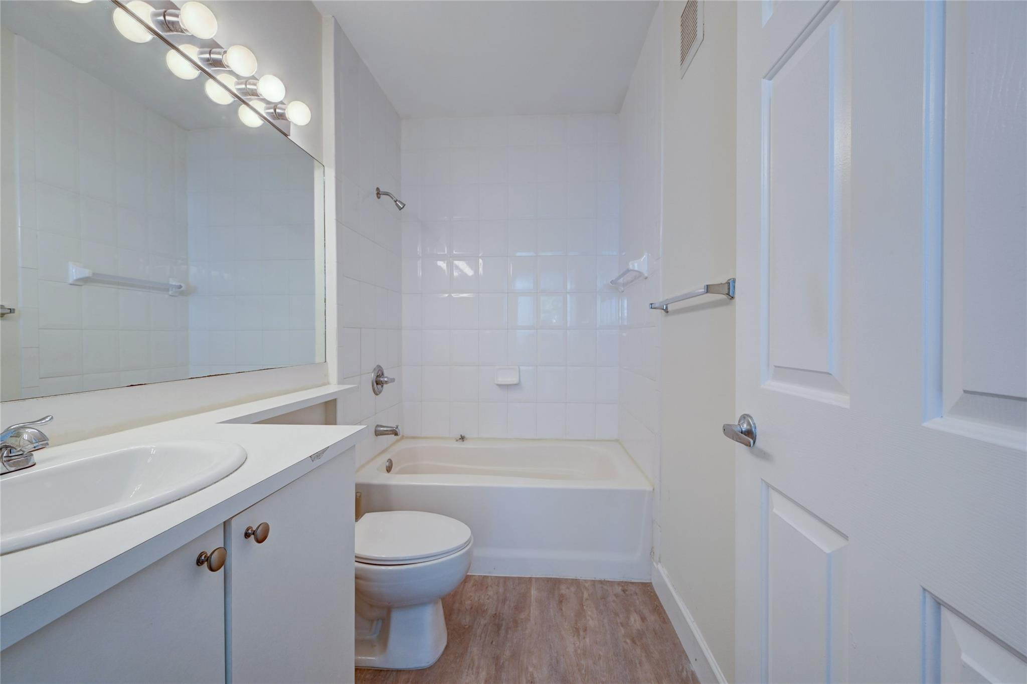 8030 N NOB HILL RD 303