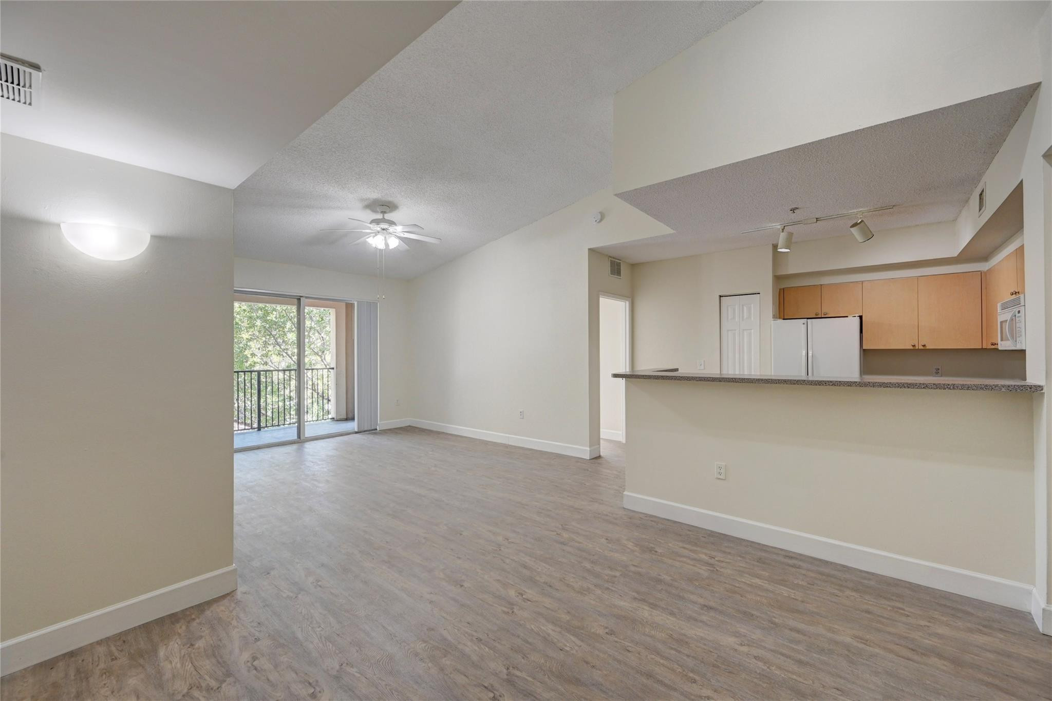 8030 N NOB HILL RD 303