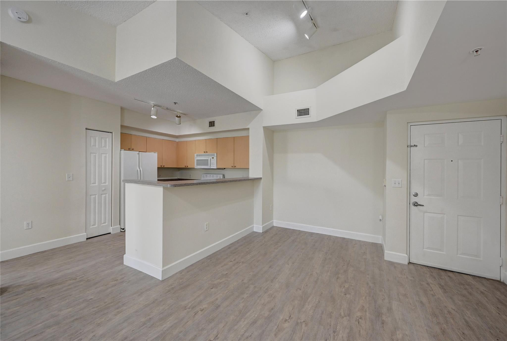 8030 N NOB HILL RD 303