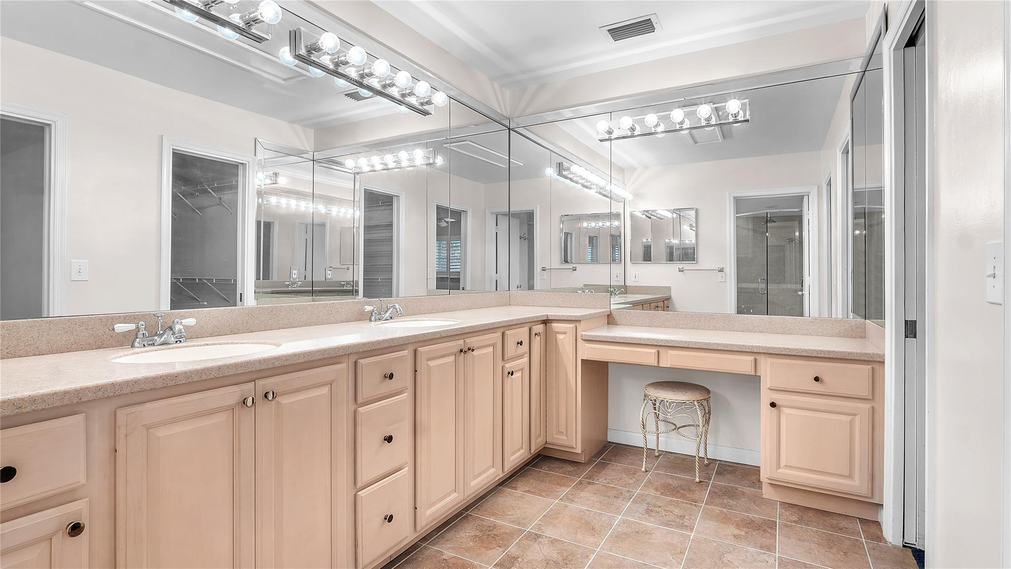 3735 Oaks Clubhouse Dr 3735